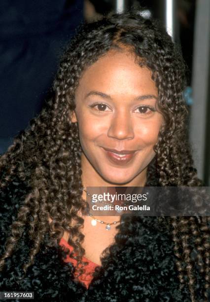 Actress Rachel True attends the "Drowning Mona" Westwood Premiere on February 28, 2000 at Mann Bruin Theatre in Westwood, California.
