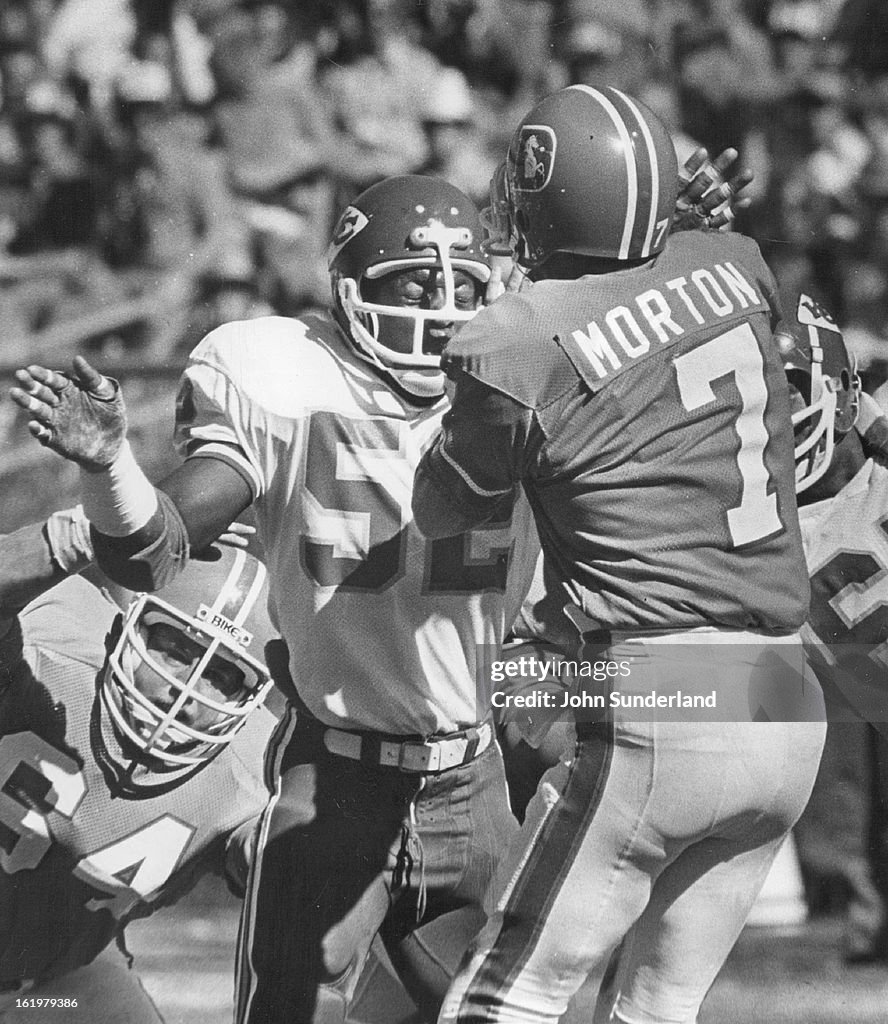 OCT 19 1980, OCT 25 1980; Football - Denver Broncos (Action); Thomas Howard (#52) Closes his Eyes as