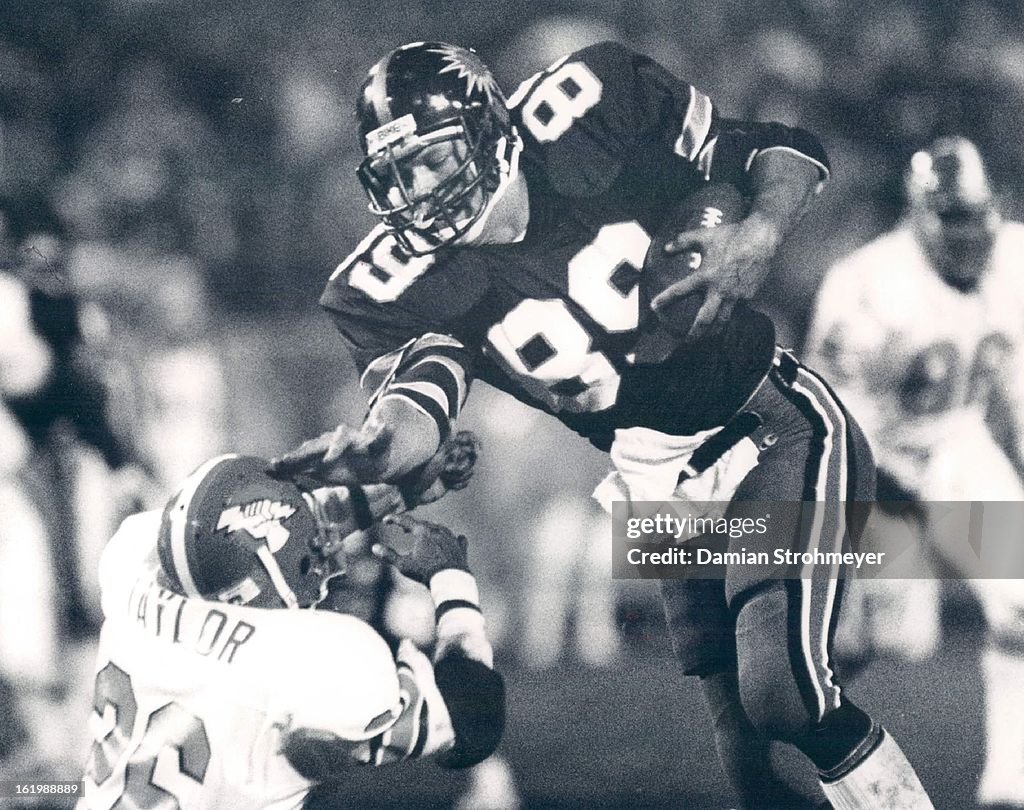 MAR 29 1983; Niziolek, Bob-Groups; Football;