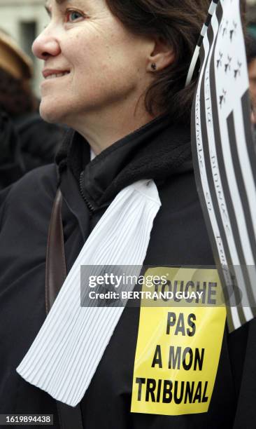 Plusieurs centaines de professionnels de la justice manifestent devant le ministère de la Justice le 29 novembre 2007 à Paris, dans le cadre d'une...