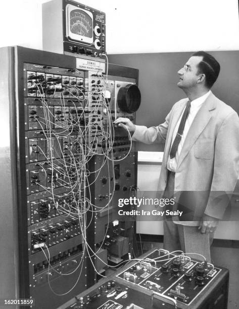 Csm Computer 159 Mechanical Analog Computer Stock Photos, High-Res Pictures, and ...