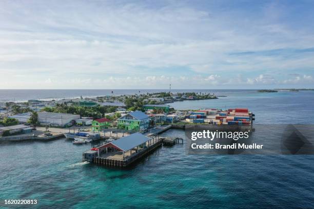 ebeye marshall islands aerial - islas marshall fotografías e imágenes de stock