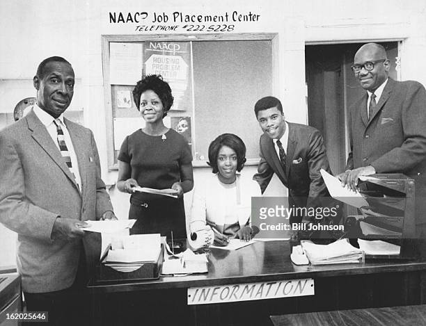 National Association for the Advancement of Colored People officials plans a fund-raising dinner for the NAACP's Metropolitan Council . Working on...