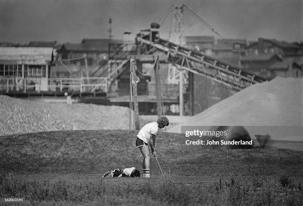 JUN 3 1980; Company finds with a "Bad Lie" in Mining Dispute; A golfer lines up his approach shot to