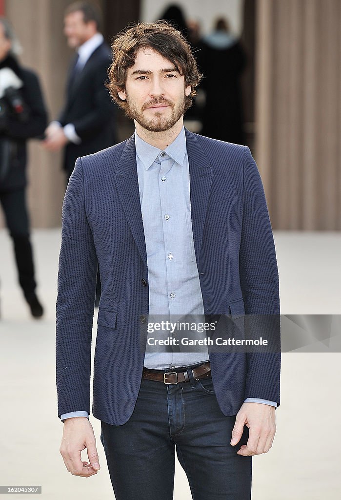 Burberry Prorsum Autumn Winter 2013 Womenswear Show - Arrivals