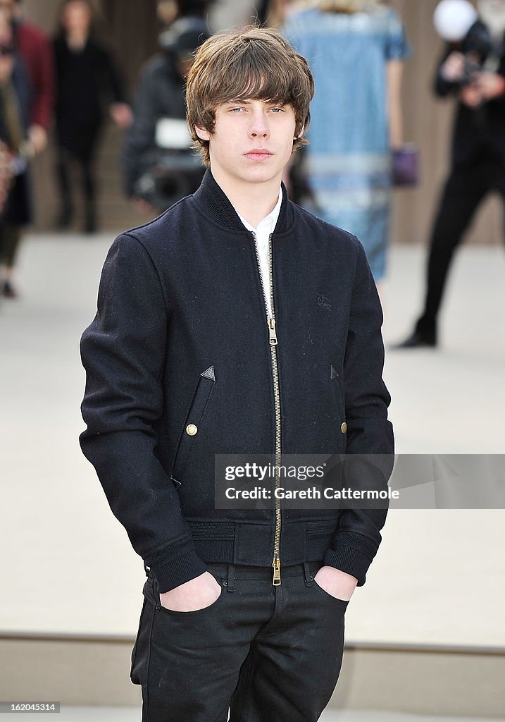 Burberry Prorsum Autumn Winter 2013 Womenswear Show - Arrivals