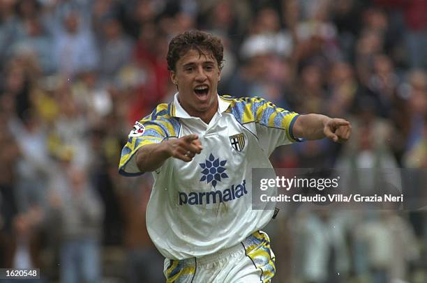 Hernan Crespo of Parma celebrates a goal during the Serie A match against Vicenza at the Stadio Tardini in Parma, Italy. Parma won 3-0. \ Mandatory...