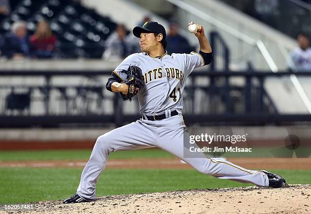 Hisanori Takahashi of the Pittsburgh Pirates in action against the New York Mets at Citi Field on September 24, 2012 in the Flushing neighborhood of...