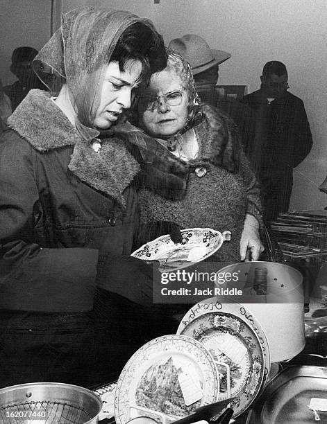 23 George R Riddle Stock Photos, High-Res Pictures, and Images - Getty ...
