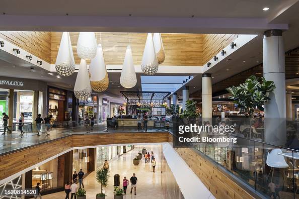 Shoppers at the Westfield Valley Fair shopping mall in Santa Clara, News  Photo - Getty Images