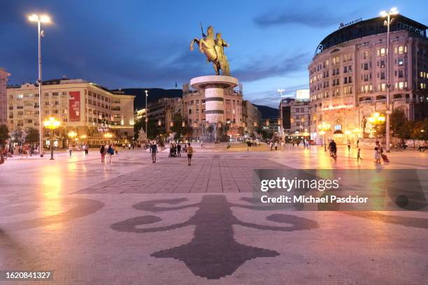 alexander statue - skopje stockfoto's en -beelden