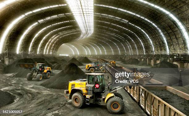 Coal Loading Rack Coal Loader Photos and Premium High Res Pictures - Getty Images