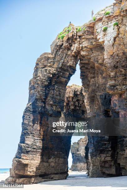 rock formations at "la playa de las catedrales" in ribadeo, province of lugo - provincia de lugo ストックフォトと画像