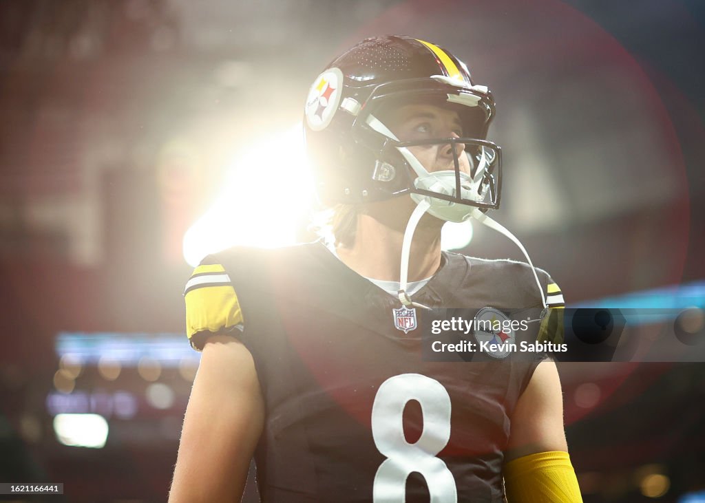 Pittsburgh Steelers v Atlanta Falcons