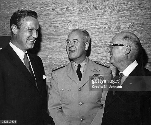 119 Frank Jameson Photos & High Res Pictures - Getty Images