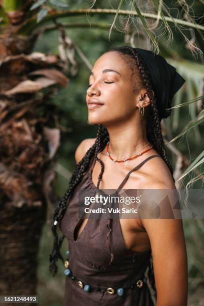 portrait of an african beauty - head tie stock pictures, royalty-free photos & images