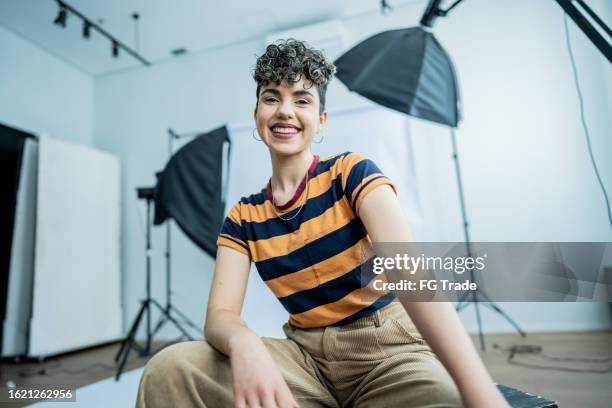 portrait of a young model woman at studio - female actors stock pictures, royalty-free photos & images