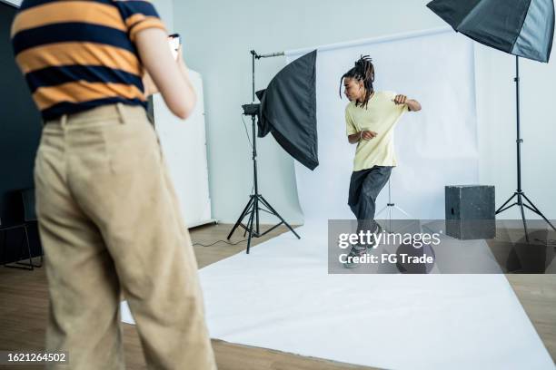 Filming Take 311,135 Filming Stock Photos, High-Res Pictures, and Images - Getty Images