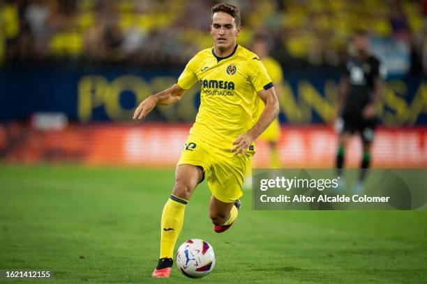 Denis Suarez of Villareal FC run with the ball during the LaLiga EA Sports match between Villarreal CF and Real Betis at Estadio de la Ceramica on...