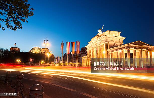 brandenburg gate in berlin, germany. - berlin panorama stock-fotos und bilder