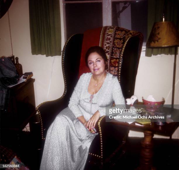Actress Evelyn Ward poses for a portrait at home in October 1972 in Los Angeles, California.