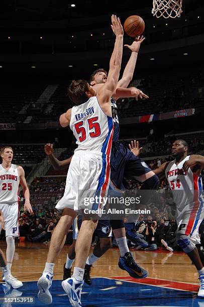 Marc Gasol of the Memphis Grizzlies shoots against Viacheslav Kravtsov of the Detroit Pistons on February 19, 2013 at The Palace of Auburn Hills in...