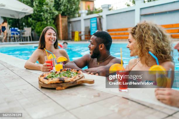 Eating In The Pool 3,274 Eating Swimming Pool Stock Photos, High-Res Pictures, and Images ...