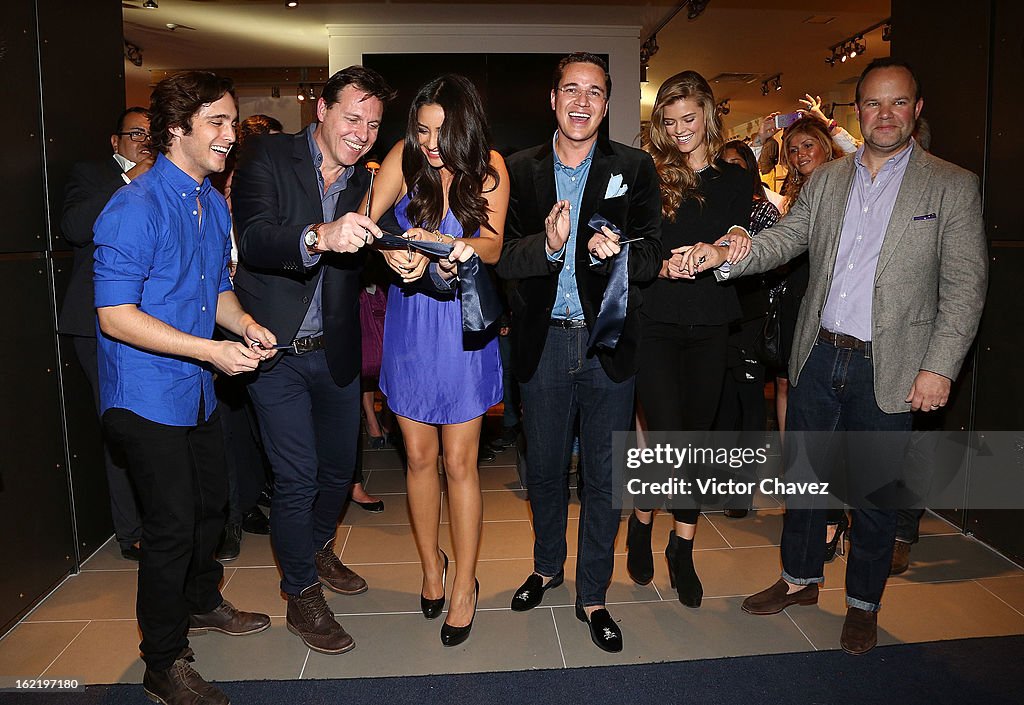 Shay Mitchell Celebrates the American Eagle Mexico City Store Opening