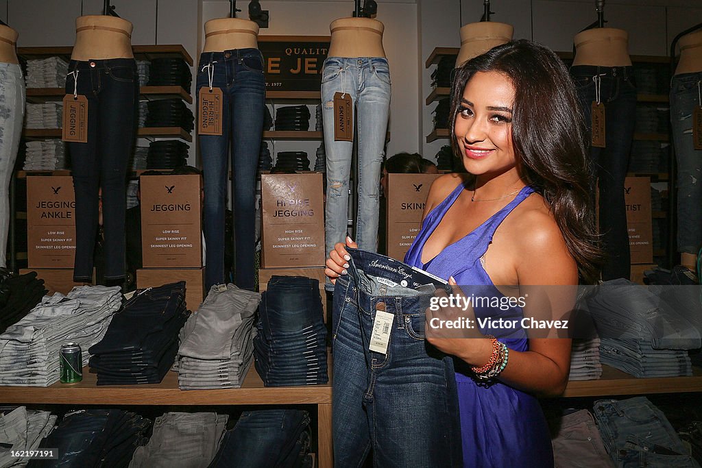 Shay Mitchell Celebrates the American Eagle Mexico City Store Opening