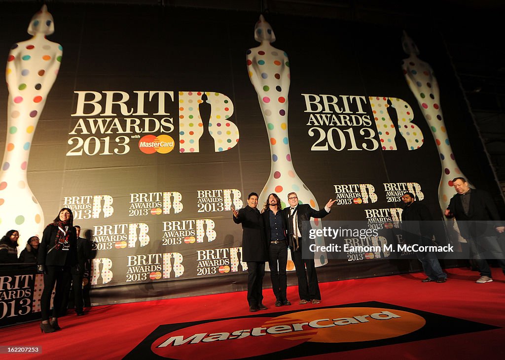 Brit Awards 2013 - Red Carpet Arrivals