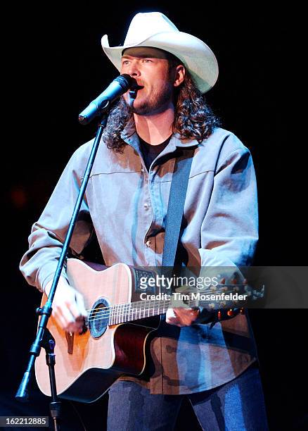 Blake Shelton performs as part of the Shock'n Y' All Tour 2003 at Shoreline Amphitheater on August 30,2003 in Mountain View California.