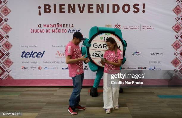 Dozens of runners attended the World Trade Center in Mexico City to pick up their kits for the Mexico City Marathon to be held next Sunday 27 August...