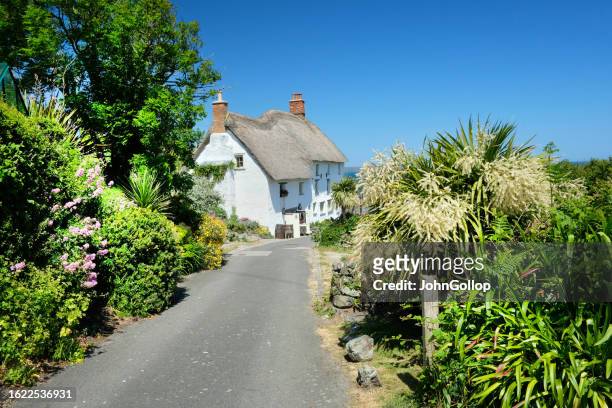 cornish cottage - the lizard peninsula england stock pictures, royalty-free photos & images