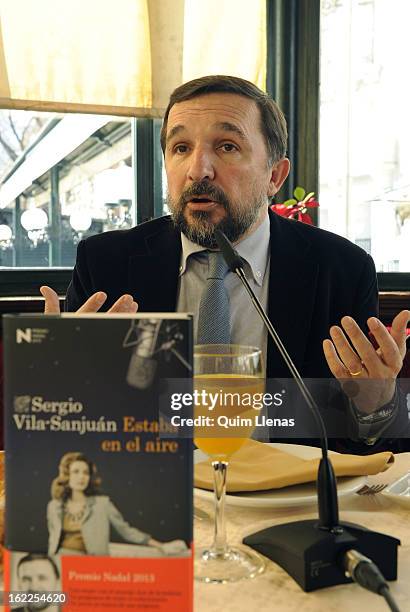 Spanish writer Sergio Vila-Sanjuan, Nadal Prize 2013 for his novel 'Estaba en el aire', attends a press conference at El Espejo cafe on February 15,...