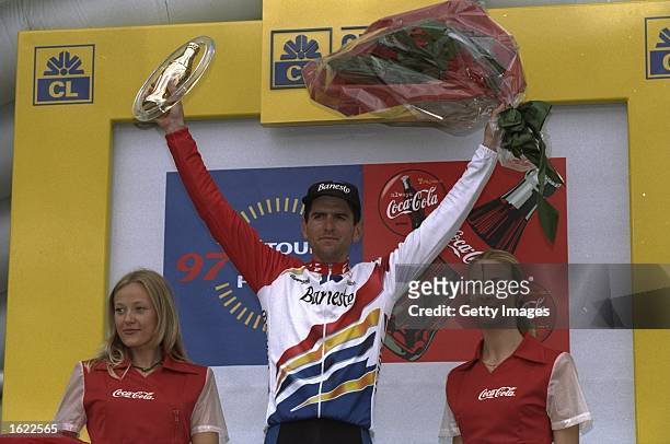 Abraham Olano of Spain and team Banesto celebrates his win in the stage 20 time trial of the Tour De France held in Disneyland, Paris, France. \...