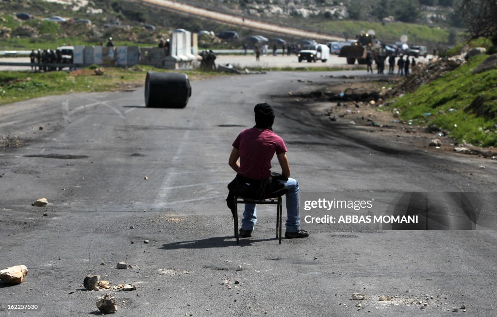 TOPSHOT-PALESTINIAN-ISRAEL-CONFLICT-PRISONERS-DEMO