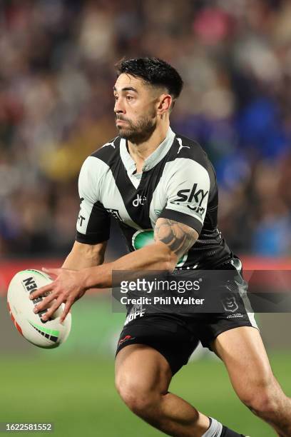Shaun Johnson of the Warriors during the round 25 NRL match between New Zealand Warriors and Manly Sea Eagles at Mt Smart Stadium on August 18, 2023...