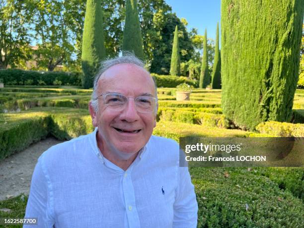Ancien président d'organisations patronales et chef d'entreprise Yvon Gattaz le 13 août 2023 dans le parc du château de Sannes.