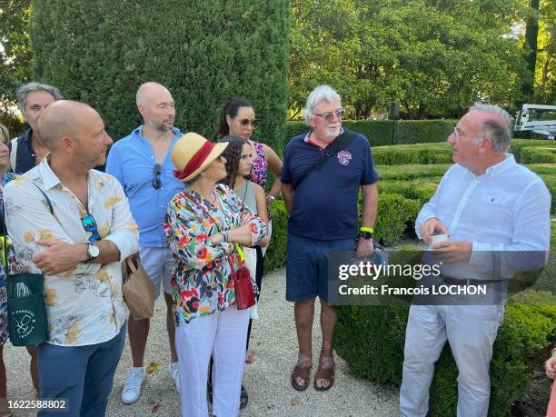 Ancien président d'organisations patronales et chef d'entreprise Yvon Gattaz le 13 août 2023 dans le parc du château de Sannes.