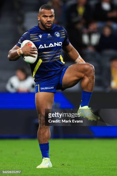 Maika Sivo of the Eels warms up ahead of the round 25 NRL match between Parramatta Eels and Sydney Roosters at CommBank Stadium on August 18, 2023 in...