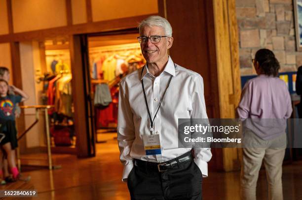 Darrell Duffie, professor at Stanford University, arrives for dinner during the Jackson Hole economic symposium in Moran, Wyoming, US, on Thursday,...