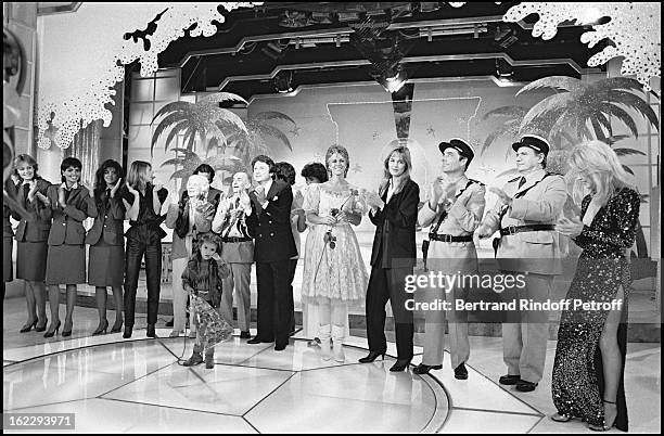 "Les Gendarmettes," Sheila, Julio Iglesias, Denise Grey, Louis de Funes dressed up as a gendarme, Michel Drucker, Linda De Suza, Michel Galabru and...