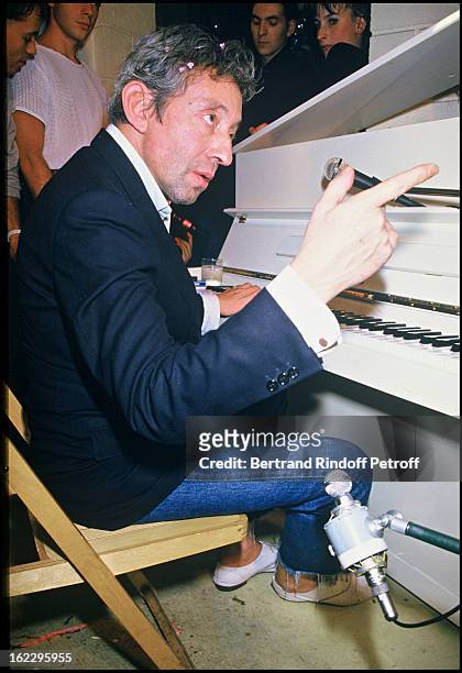 Serge Gainsbourg plays the piano for Pascale Ogier's funeral.