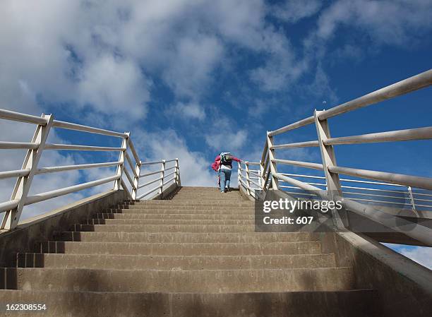 escalando al cielo - escalando stock pictures, royalty-free photos & images