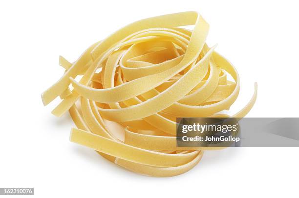 tagliatelle - tagliatelle fotografías e imágenes de stock