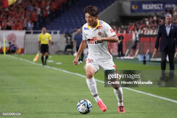 Kensuke Nagai of Nagoya Grampus in action during the J.LEAGUE Meiji Yasuda J1 24th Sec. Match between Urawa Red Diamonds and of Nagoya Grampus at...