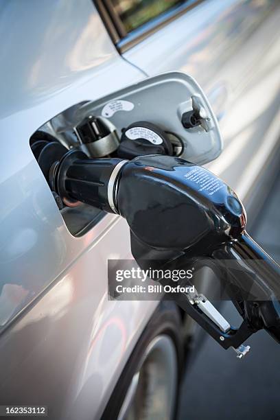 reabastecimento - tanque de combustível parte de veículo - fotografias e filmes do acervo