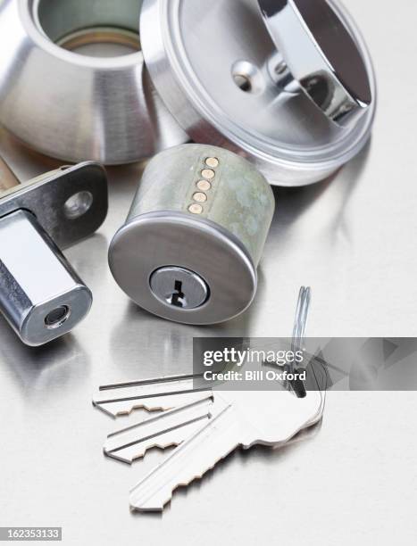 locksmith dead bolt - latch stock pictures, royalty-free photos & images