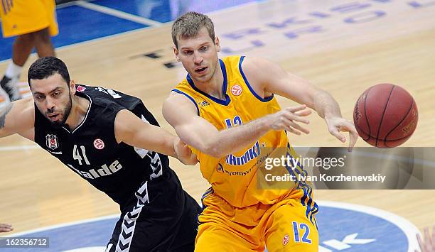 Sergey Monya, #12 of BC Khimki Moscow Region competes with Cevher Ozer, #41 of Besiktas JK Istanbul during the 2012-2013 Turkish Airlines Euroleague...