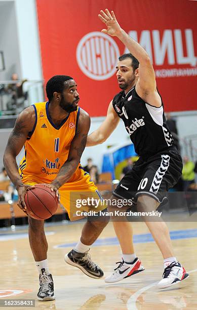 Kelvin Rivers, #11 of BC Khimki Moscow Region competes with Fikret Can Akin, #10 of Besiktas JK Istanbul during the 2012-2013 Turkish Airlines...